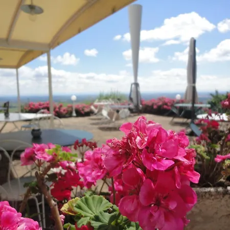 Hotel Les Hauts De *
